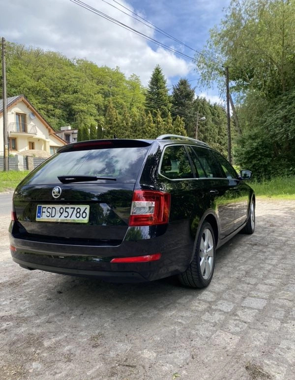 Skoda Octavia cena 46900 przebieg: 257500, rok produkcji 2015 z Drezdenko małe 154